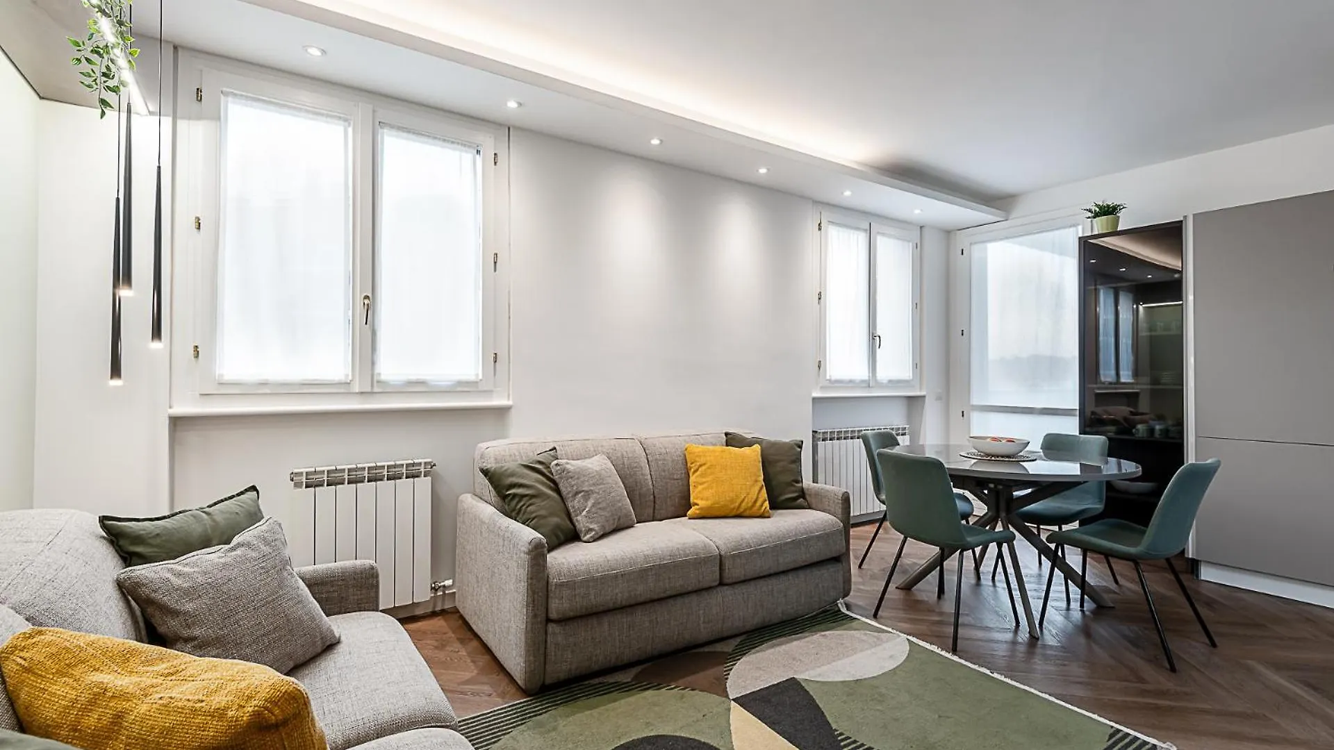 Stayeasy Argelati40 - Penthouse With 2 Bedrooms, 2 Bathrooms And Terrace - Navigli Milan 0*,  Italy