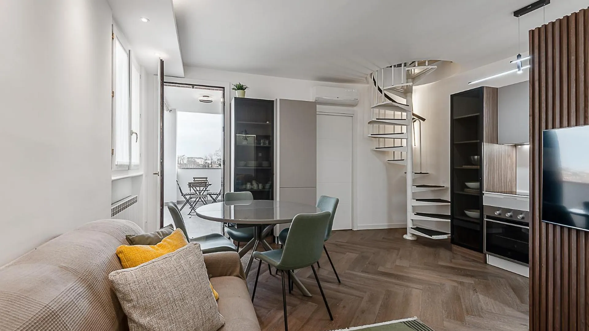 Stayeasy Argelati40 - Penthouse With 2 Bedrooms, 2 Bathrooms And Terrace - Navigli Milan